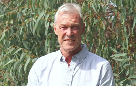 headshot of Alan Beattie